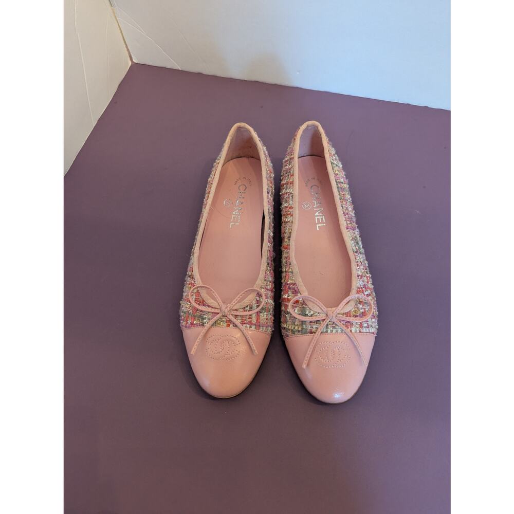 Chanel Pink Tweed Ballet Flats Size 40C. US 9-9.5.  Excellent Condition.